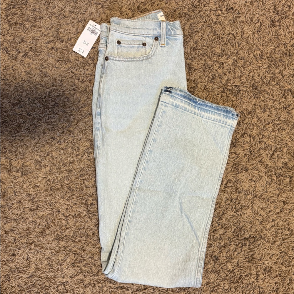 Abercrombie High rise 90’s straight jeans